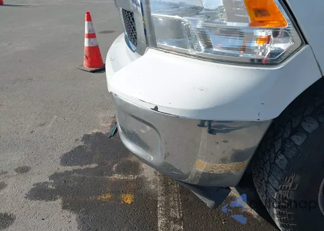 2019 Ram 1500 Classic Tradesman 4X2 6'4 Box z USA, uszkodzony, nr VIN 1C6RR6FG8KS656532